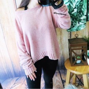 Cute baby pink oversized sweater! (Open to offers)